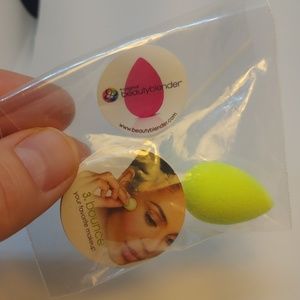 Beauty Blender Mini sample